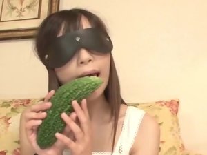 Shizuku obedient girl blows on huge dicks